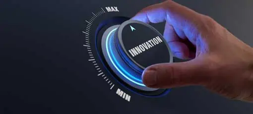 Gründungs- und Innovationsmanagement | Verbesserung des Konzepts für Innovation und Technologieentwicklung durch eine Person, die sich für innovativere Produkte entscheidet, indem sie einen Knopf dreht oder per Hand wählt.