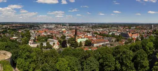 Bielefeld - Panoramasicht von Sparrenburg im Stadtzentrum von Bielefeld, Deutschland